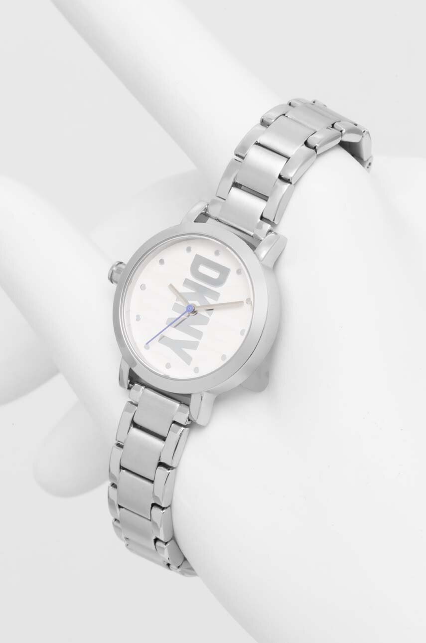 

Часовник Dkny дамски в сребристо NY6646, Сребърен