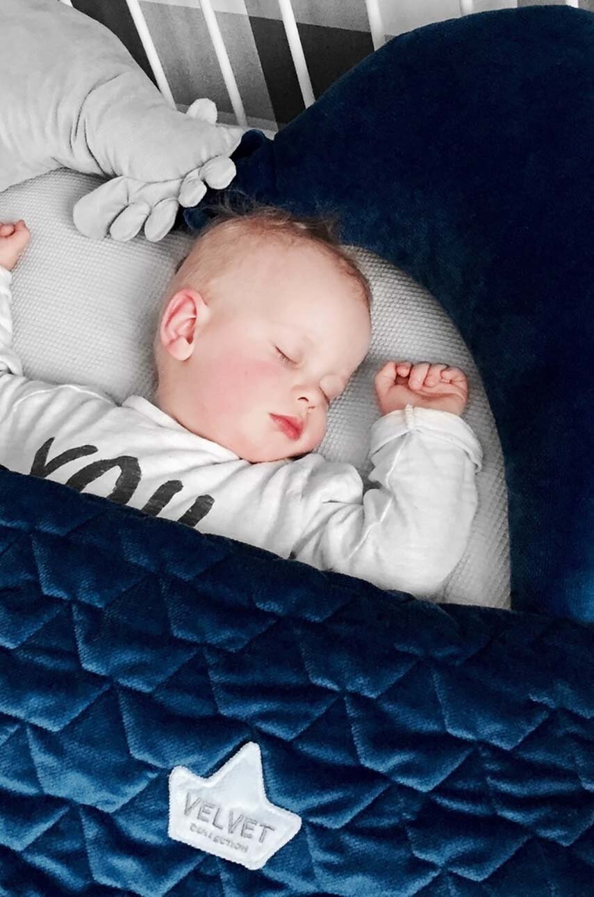 Подушка для годування La Millou Velvet ROYAL NAVY