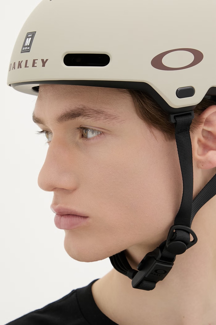 Oakley helma (obrázek 7)
