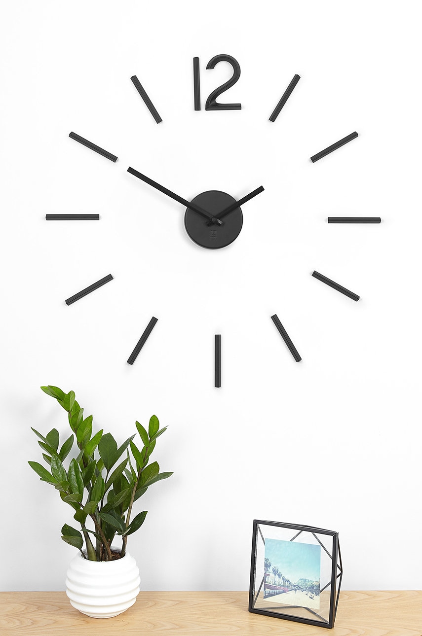 Nástěnné hodiny Umbra