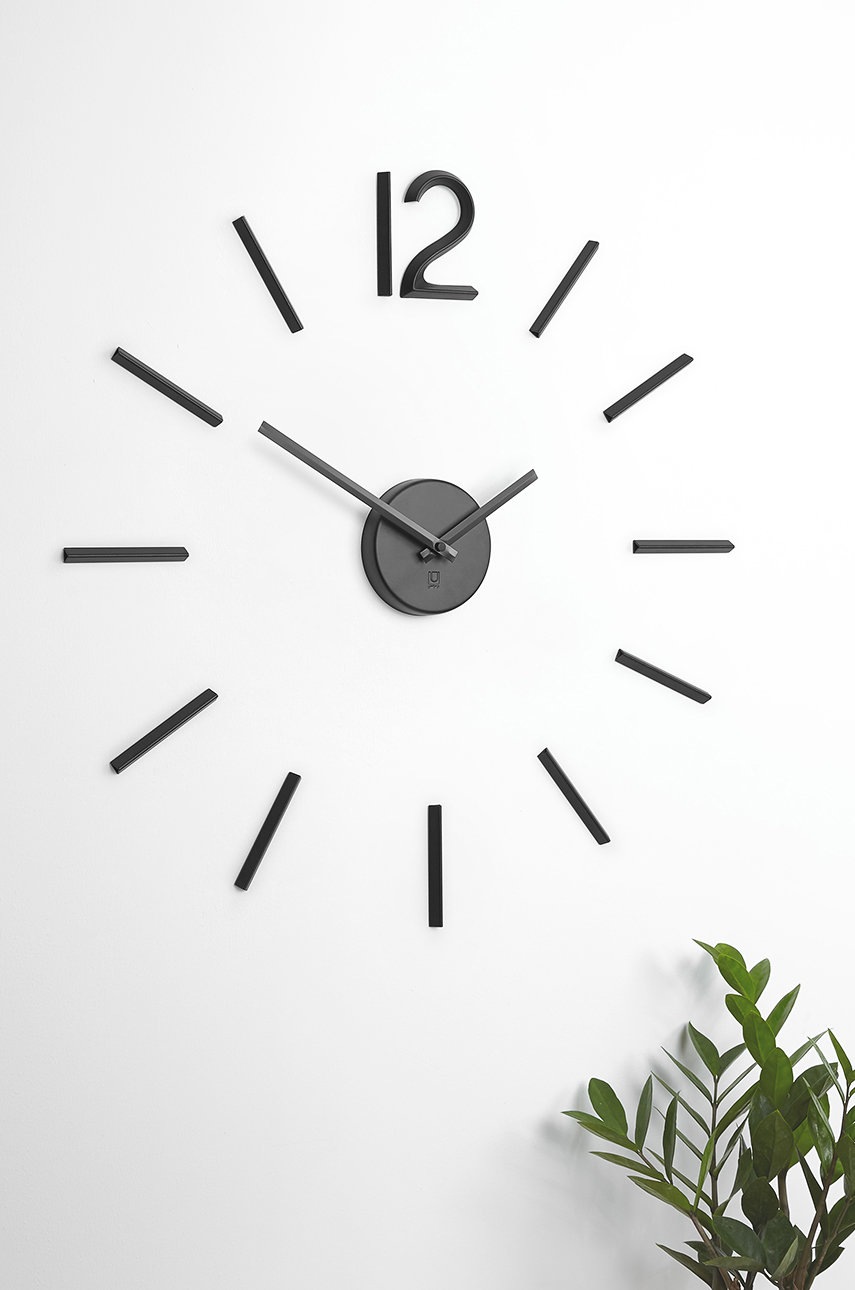 Nástěnné hodiny Umbra