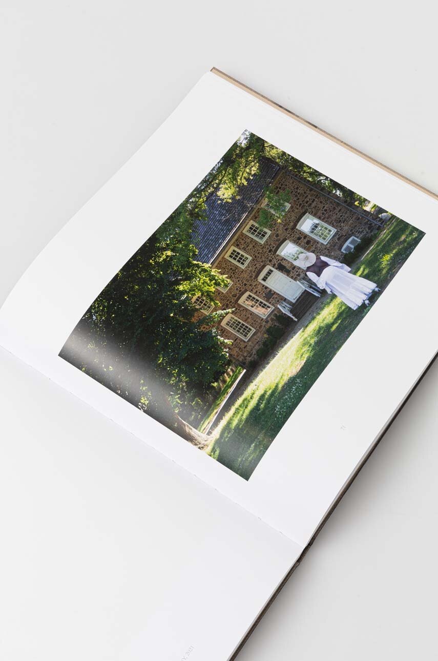 Βιβλίο White Shoes by Nona Faustine, Αγγλικά φωτογραφία