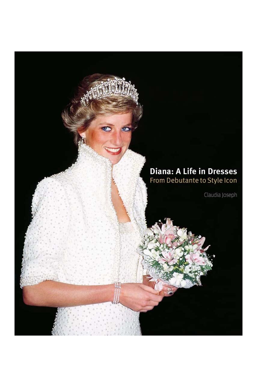 home & lifestyle carte Diana: A Life in Dresses by Claudia Joseph, English