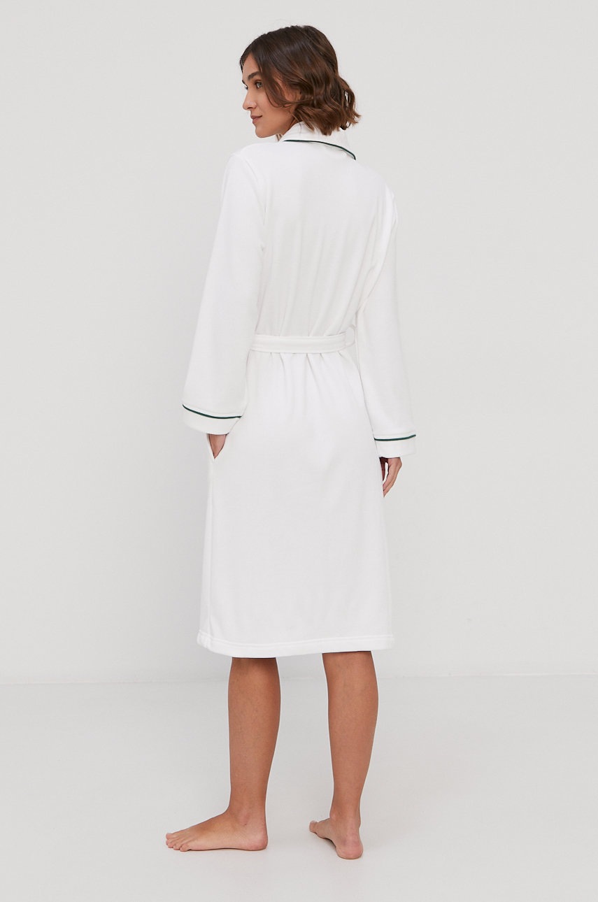 

Халат Lacoste цвет белый