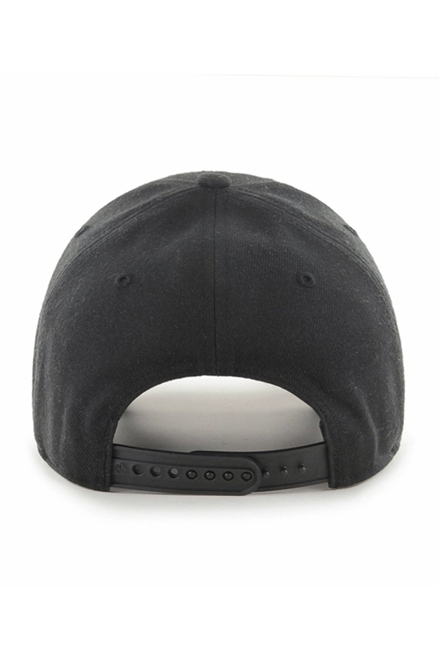 

Кепка 47brand колір чорний з аплікацією