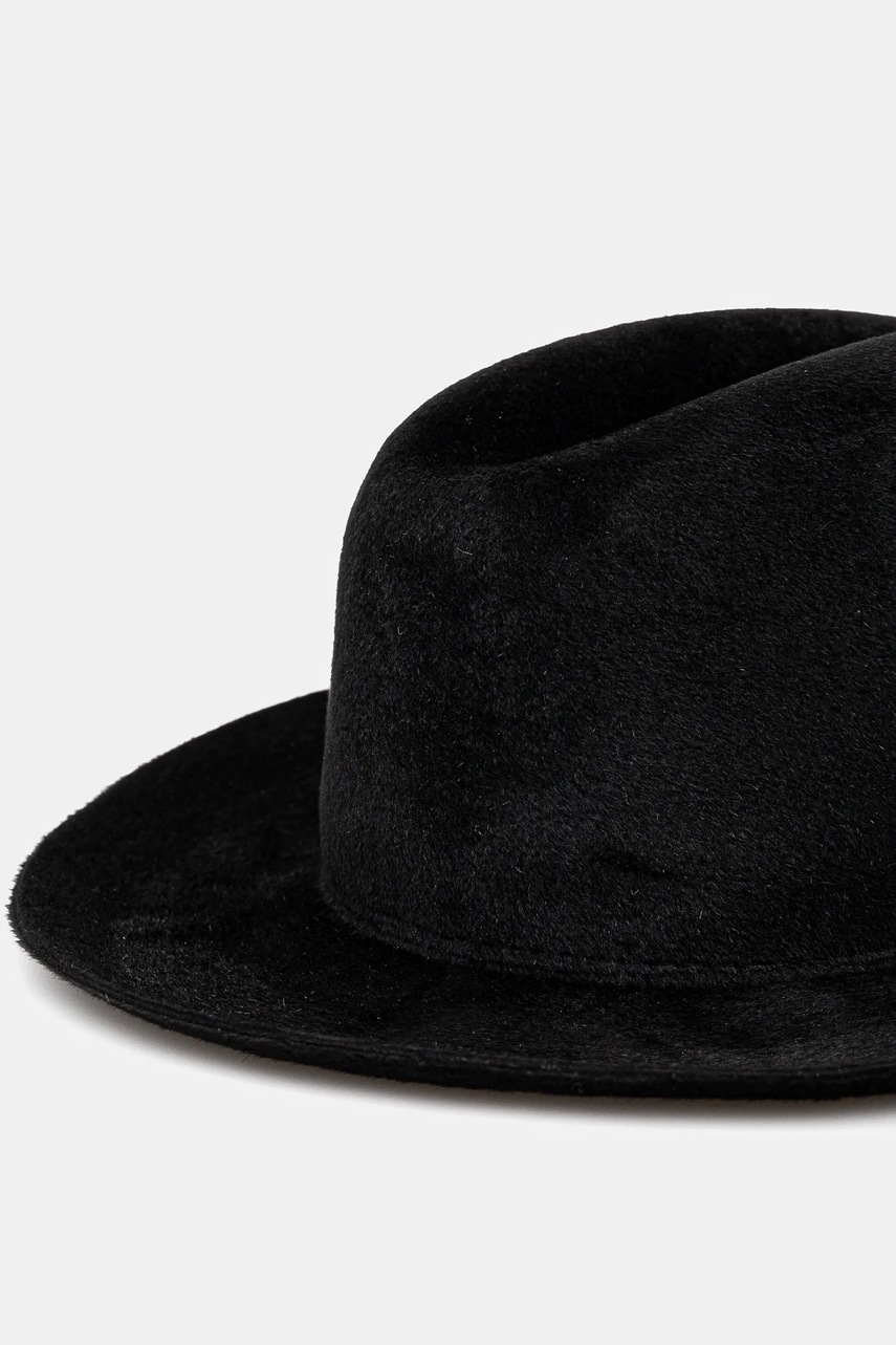 Καπέλο Ruslan Baginskiy φωτογραφία