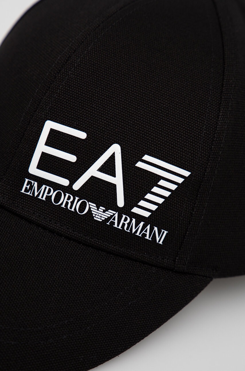 

Шапка EA7 Emporio Armani цвет чёрный с принтом