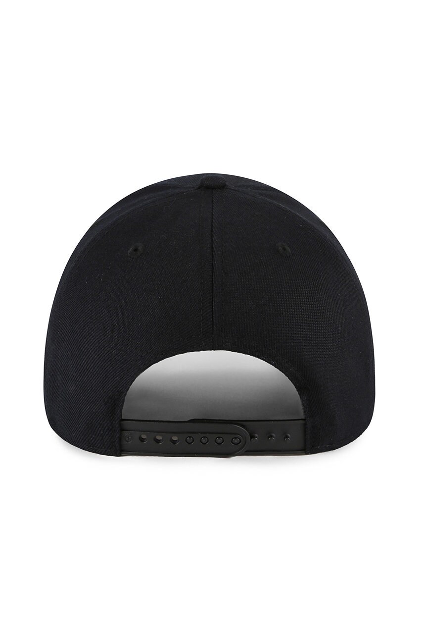 

Кепка 47brand New York Yankees колір чорний з аплікацією