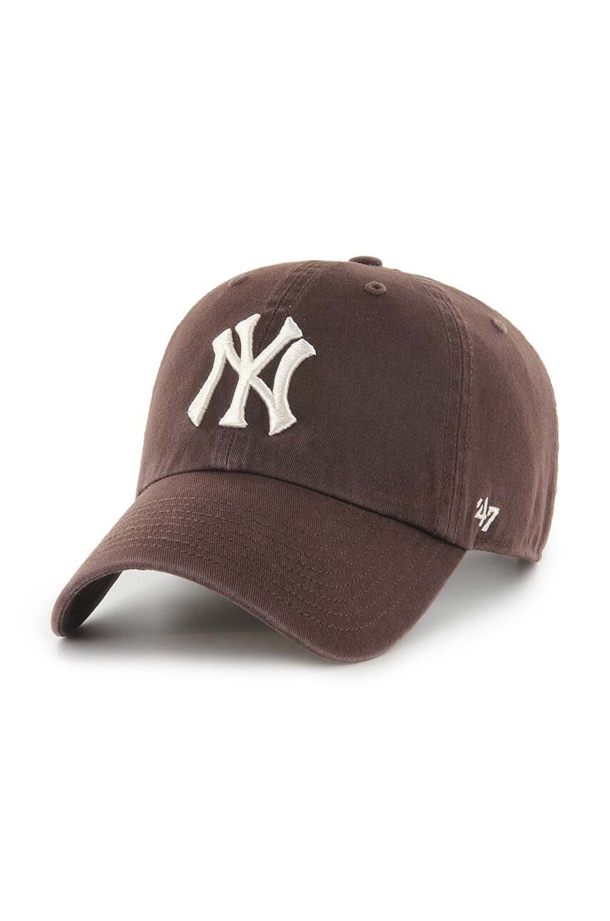

Памучна шапка с козирка 47 brand MLB New York Yankees в кафяво с апликация B-NLRGW17GWS-BWE, Кафяв