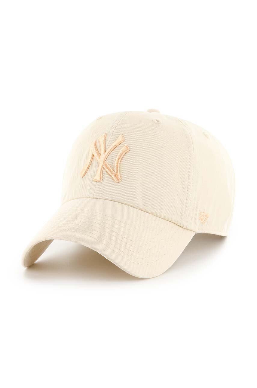 

Памучна шапка с козирка 47 brand MLB New York Yankees в бежово с апликация B-NLRGW17GWS-NTM, Бежов