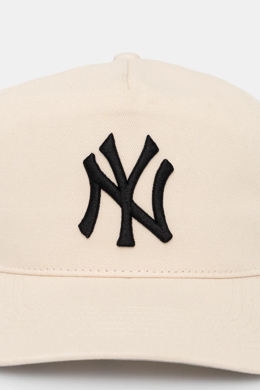 Хлопковая кепка 47 brand MLB New York Yankees цвет бежевый однотонная B-FHTCH17GWP-NTA