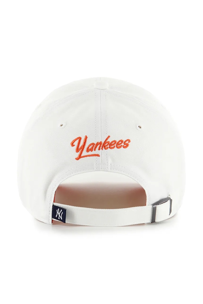 Хлопковая кепка 47 brand MLB New York Yankees цвет белый с аппликацией B-CHPCU17GWS-WH Хлопковая кепка 47 brand MLB New York Yankees цвет белый с аппликацией B-CHPCU17GWS-WH