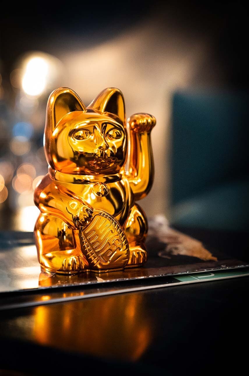 

Декорация Donkey Lucky Cat Cosmic Edition Mars, Оранжев