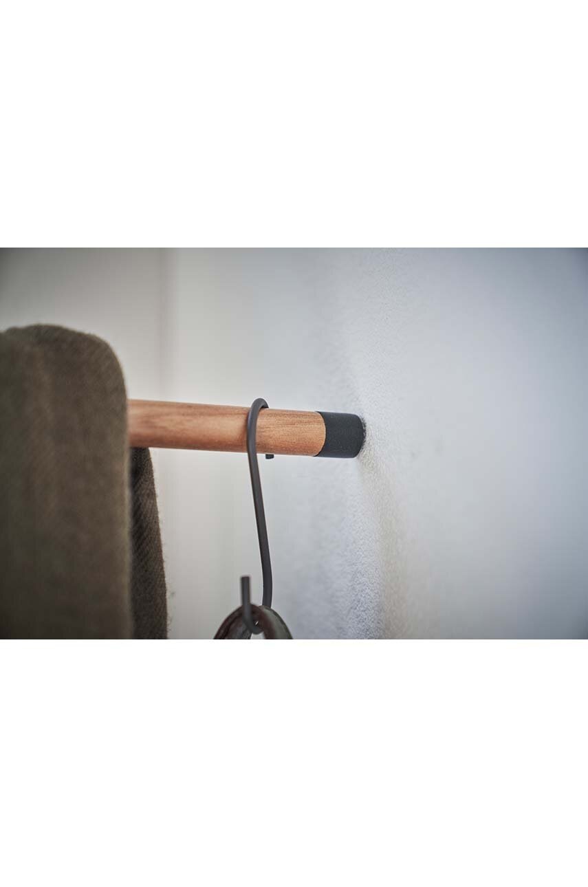 Γωνιακό ράφι ρούχων για εξωτερικά ενδύματα Yamazaki Tower φωτογραφία