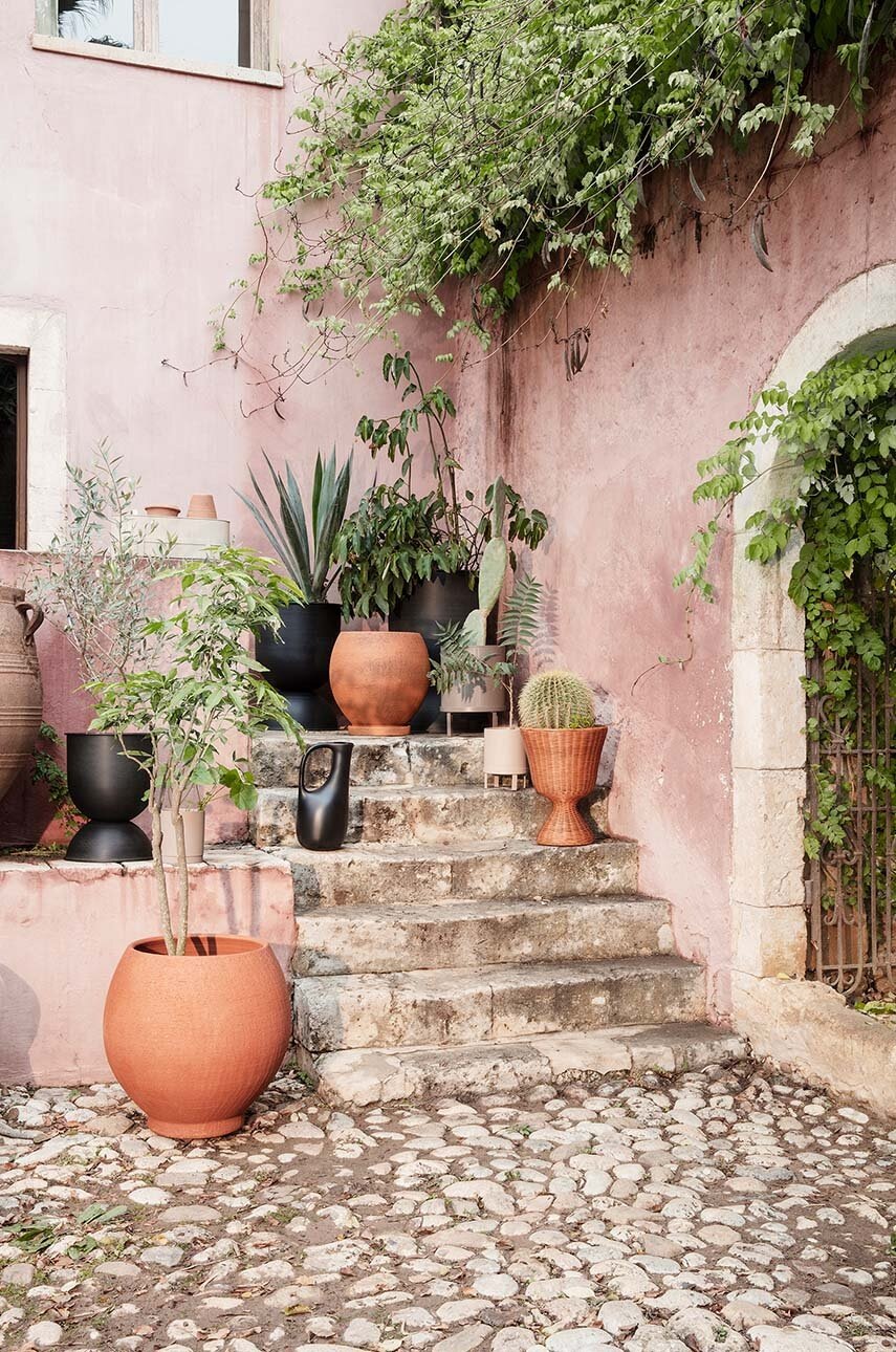Květináč s nožičkami ferm LIVING Bau Pot (obrázek 3)