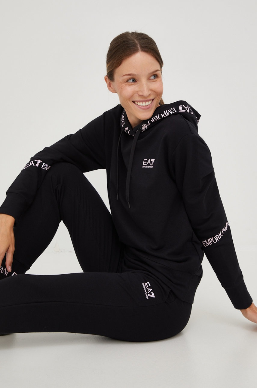 

Анцуг EA7 Emporio Armani дамски в черно, Черен