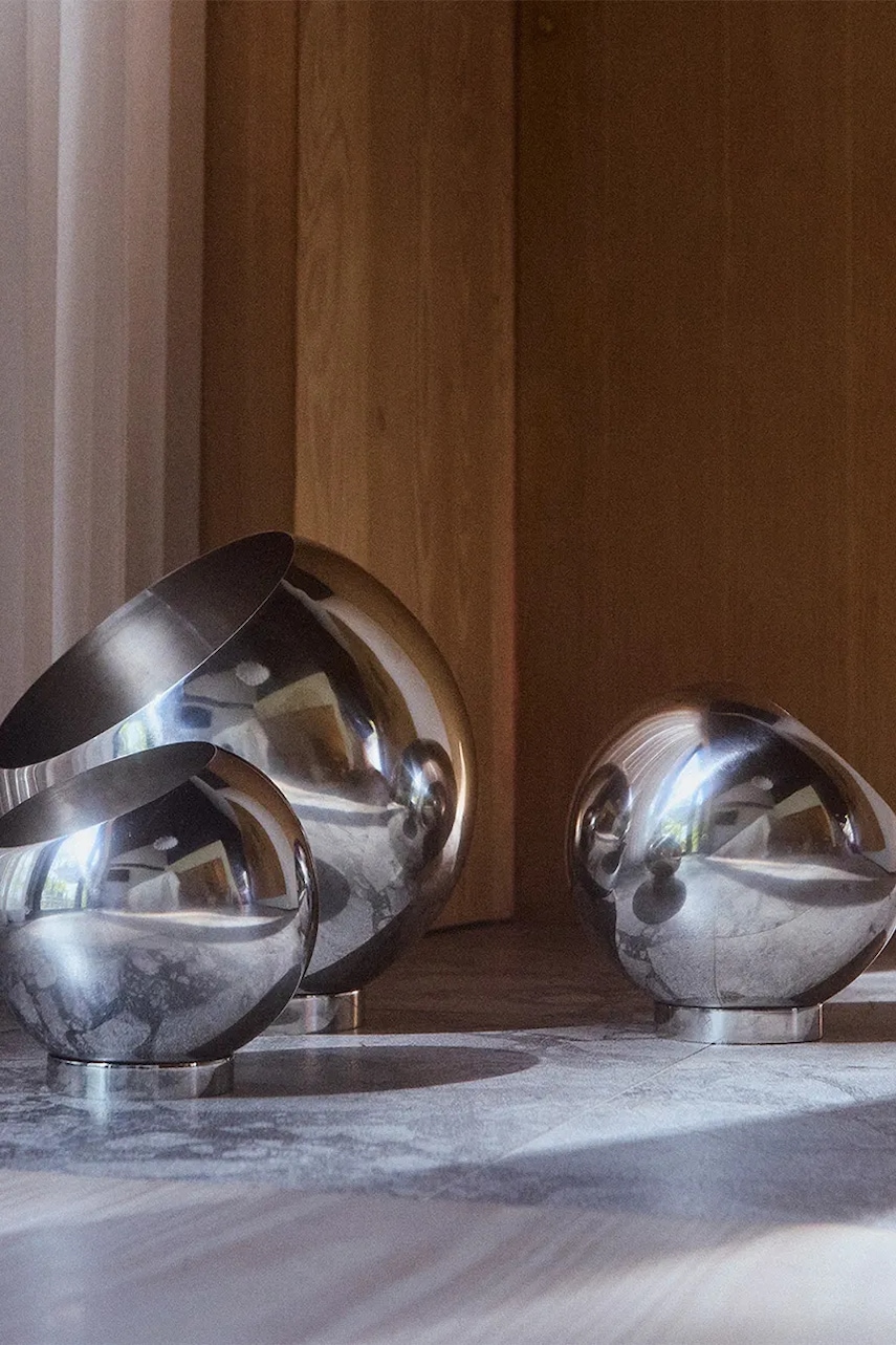 Obal na květináč AYTM Globe 17 x 15,4 cm