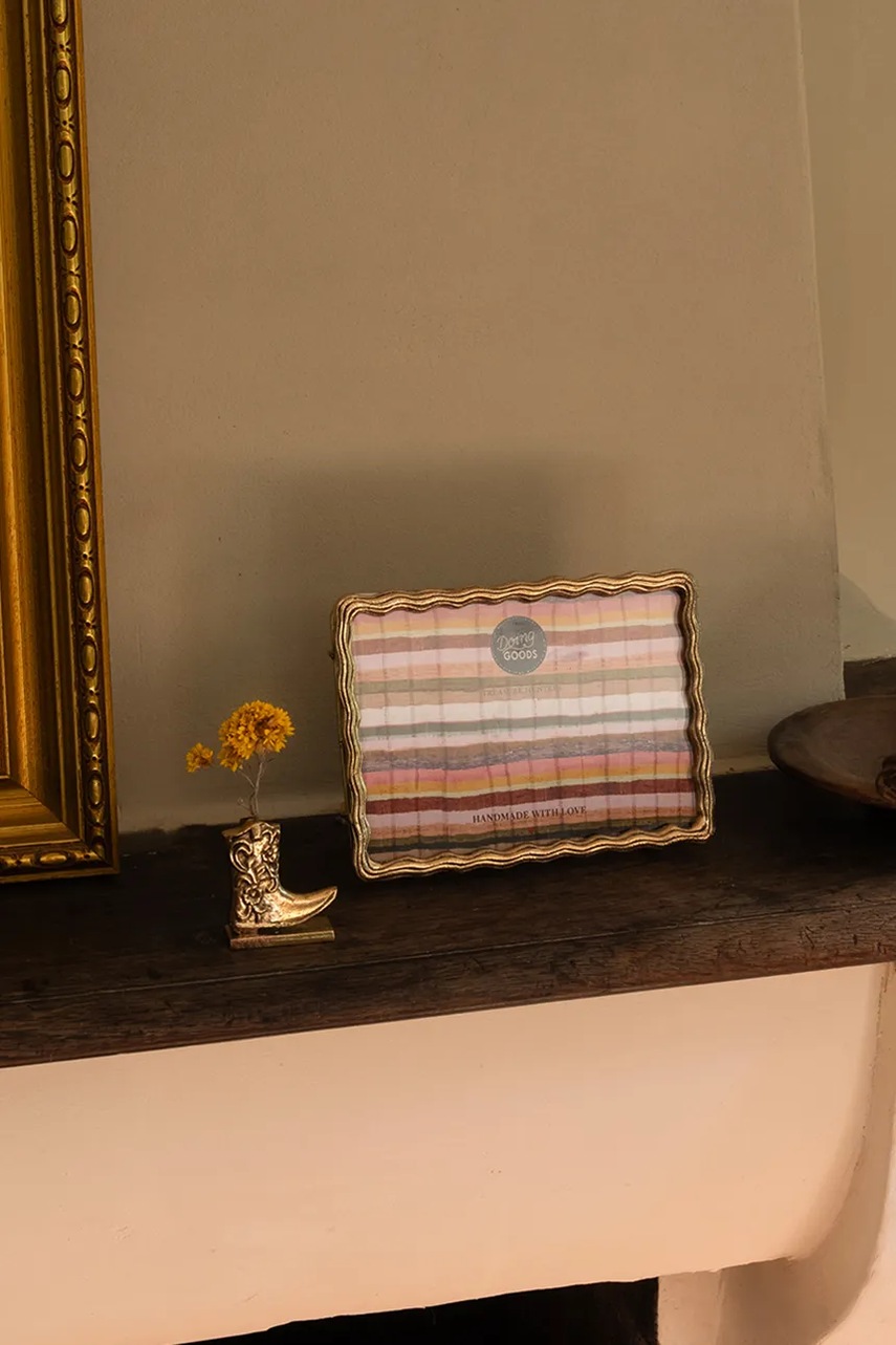 Κορνίζα Doing Goods Yuki L φωτογραφία