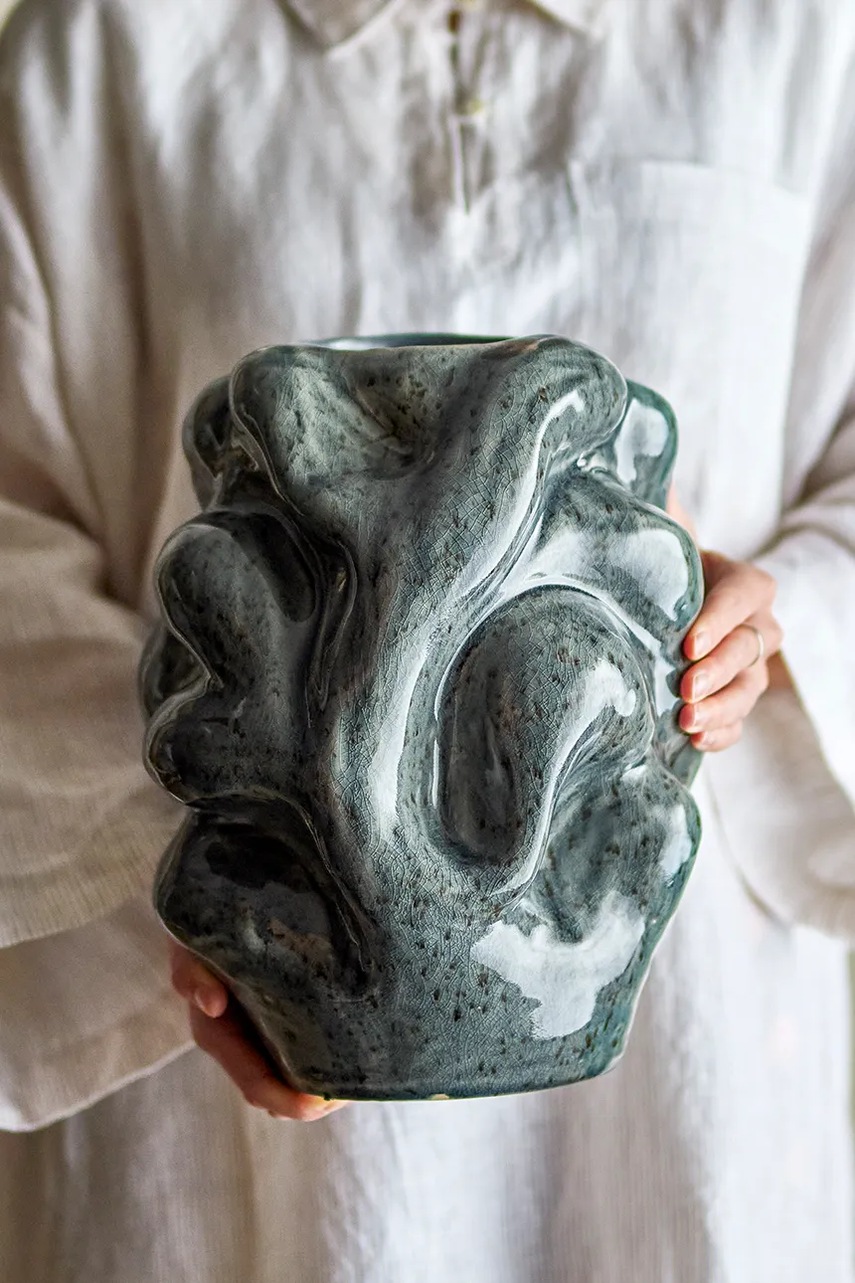 Διακοσμητικό βάζο Bloomingville Vuelle 24,5 x 30,5 cm φωτογραφία