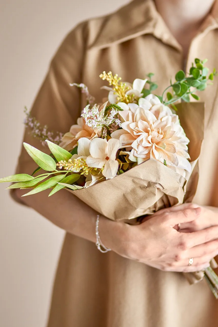 Ψεύτικα λουλούδια Bloomingville Glow Bouquet 46 cm χρώμα: πολύχρωμο φωτογραφία