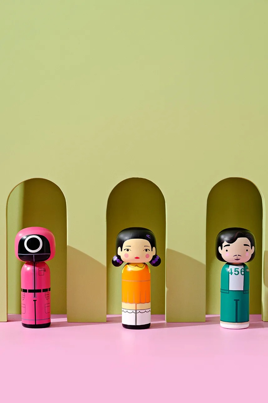 Διακοσμητική φιγούρα Lucie Kaas Kokeshi x Squid Game 14,5 cm φωτογραφία