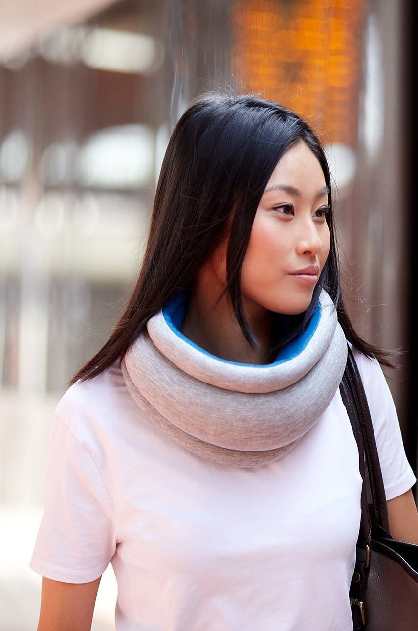 Πολυλειτουργικό μαξιλάρι Ostrichpillow Light φωτογραφία