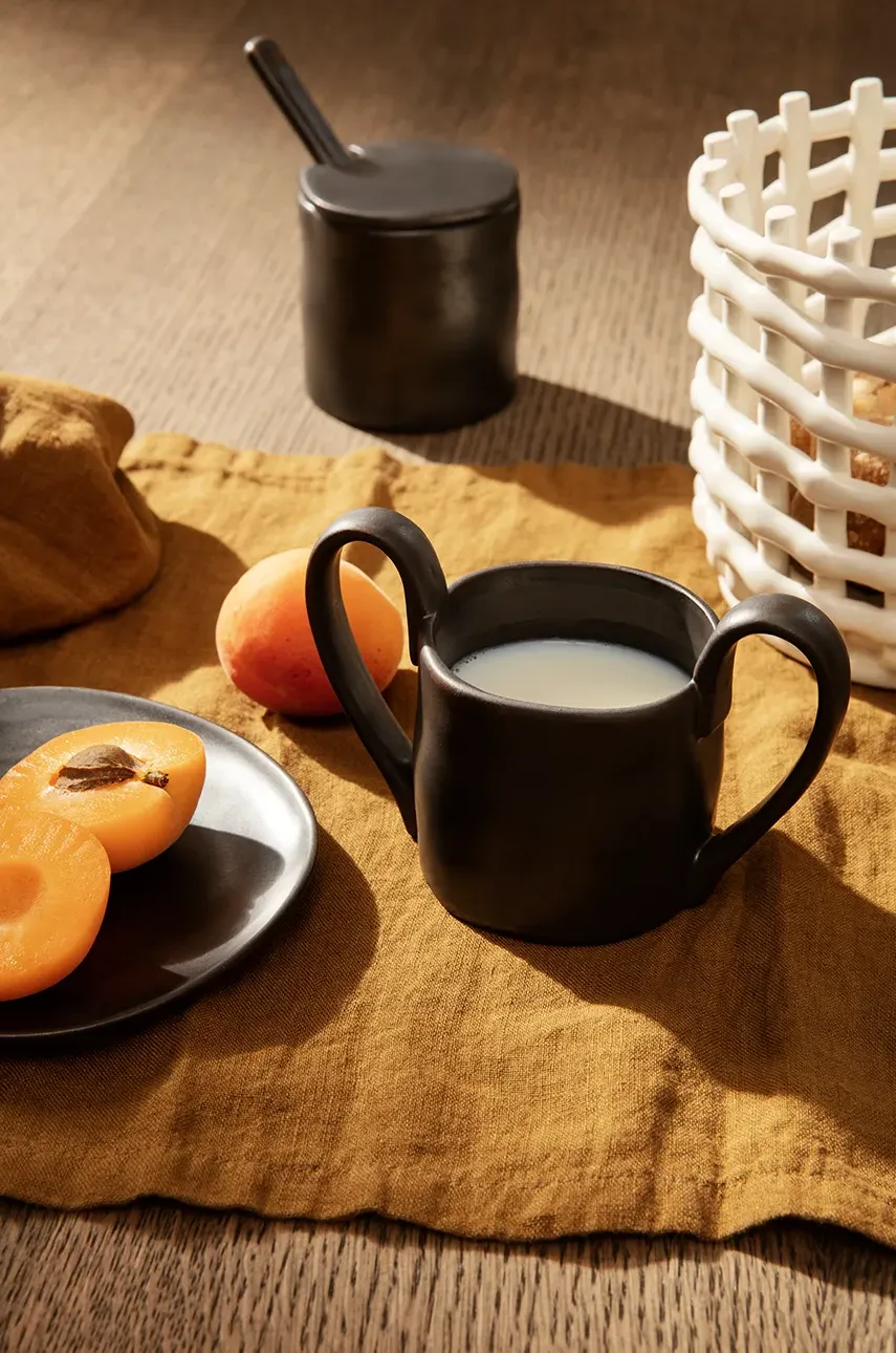 Чашка ferm LIVING Flow Kids Mug цвет чёрный Чашка ferm LIVING Flow Kids Mug цвет чёрный