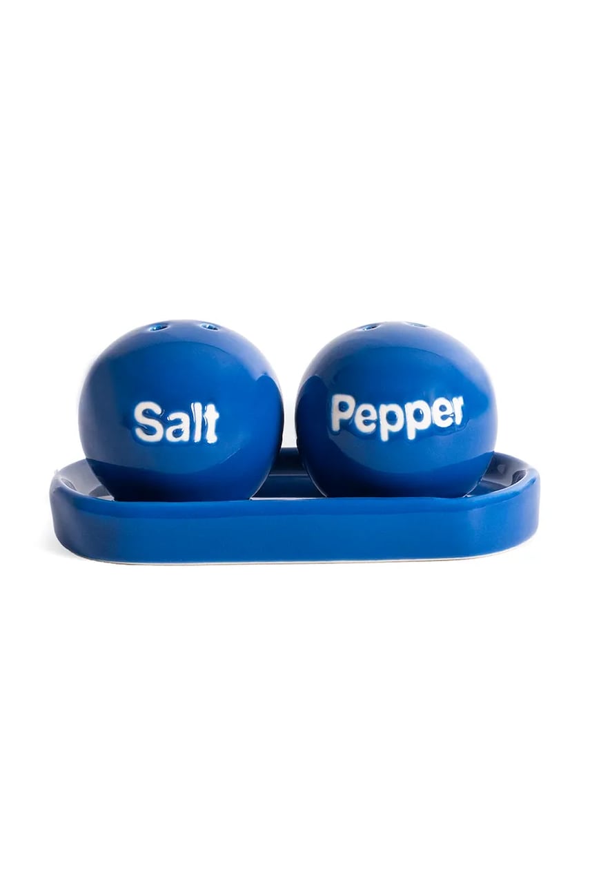 Helio Ferretti sare și piper cu o farfurie Blue Ping Pong