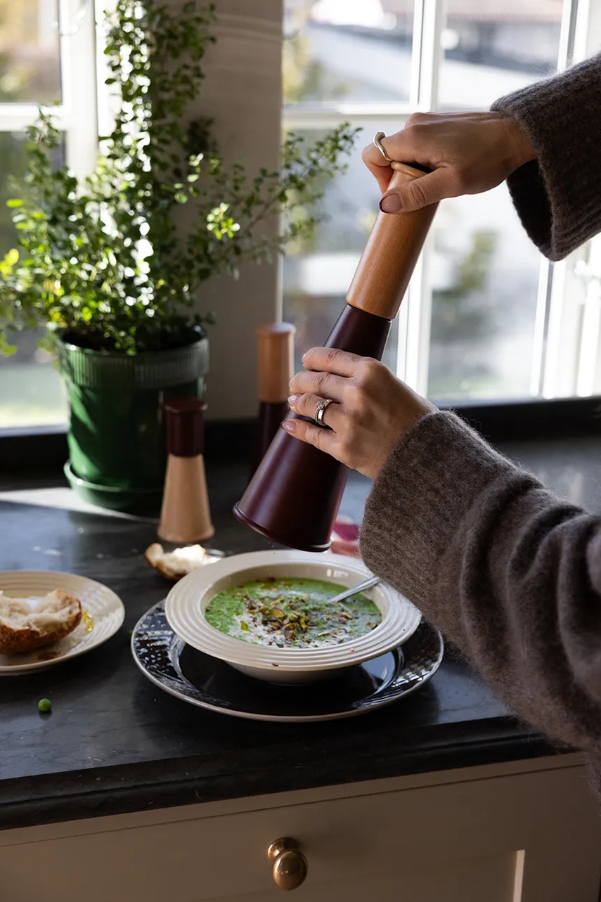 Μύλος χειρός Sagaform 32 cm L χρώμα: μπορντό φωτογραφία