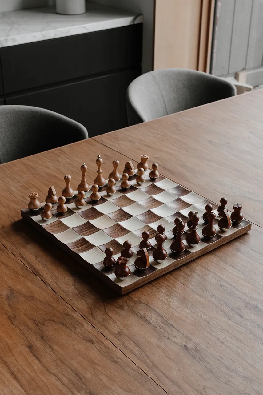 Σκάκι Umbra Wobble Chess Set φωτογραφία