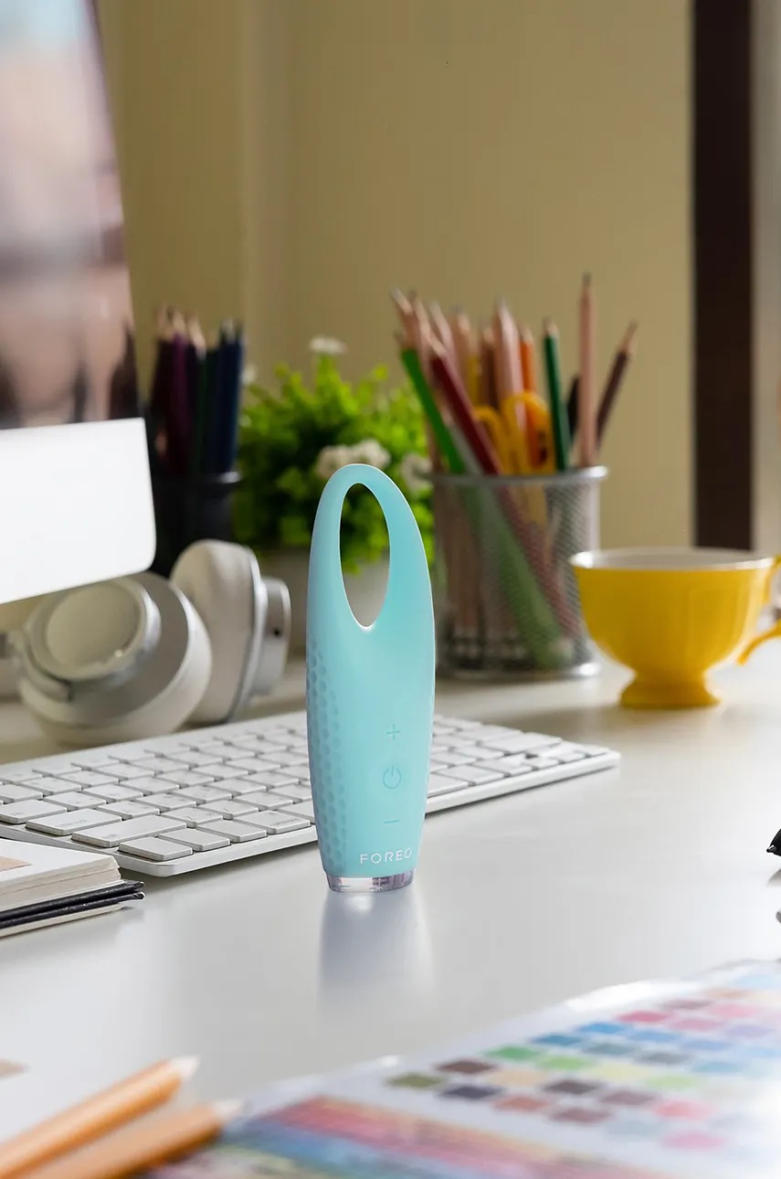 Revitalizační masážní přístroj na oční okolí FOREO IRIS 2 Eye Massager Mint (obrázek 6)