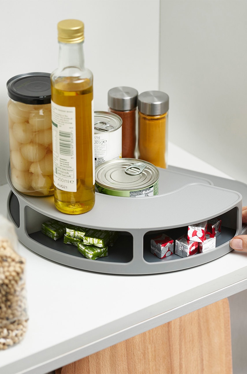 Joseph Joseph περιστροφικός οργανωτής ντουλαπιών CupboardStore φωτογραφία