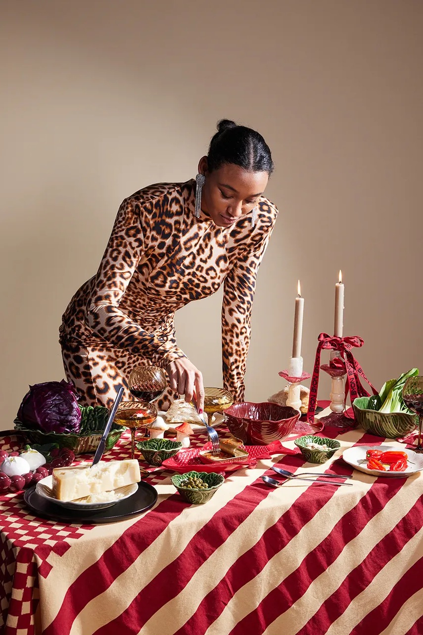 Πιάτο σερβιρίσματος Byon Kai Bordeaux χρώμα: κόκκινο φωτογραφία