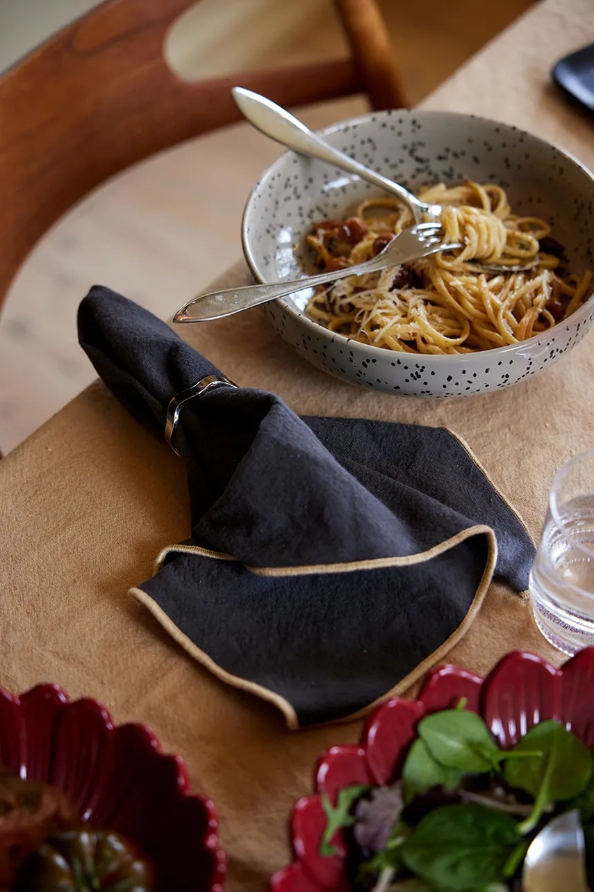 Σετ χαρτοπετσέτες Sagaform Edith 2-pack χρώμα: μαύρο φωτογραφία