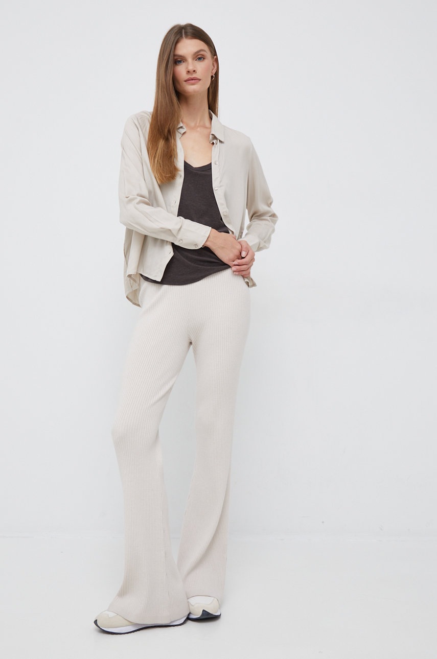 

Рубашка Vero Moda женская цвет серый regular классический воротник