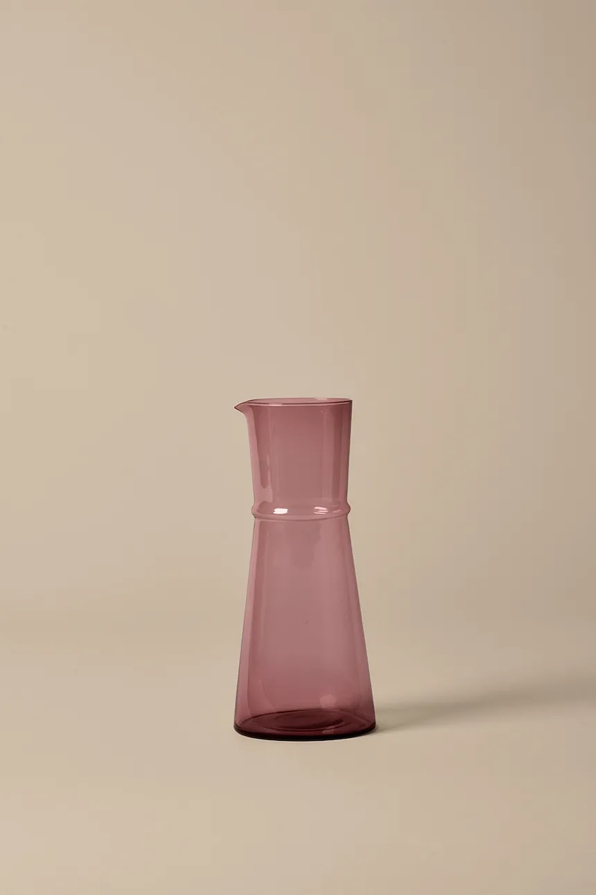 Ferm Living karafa z farebného skla 25 x 11 cm