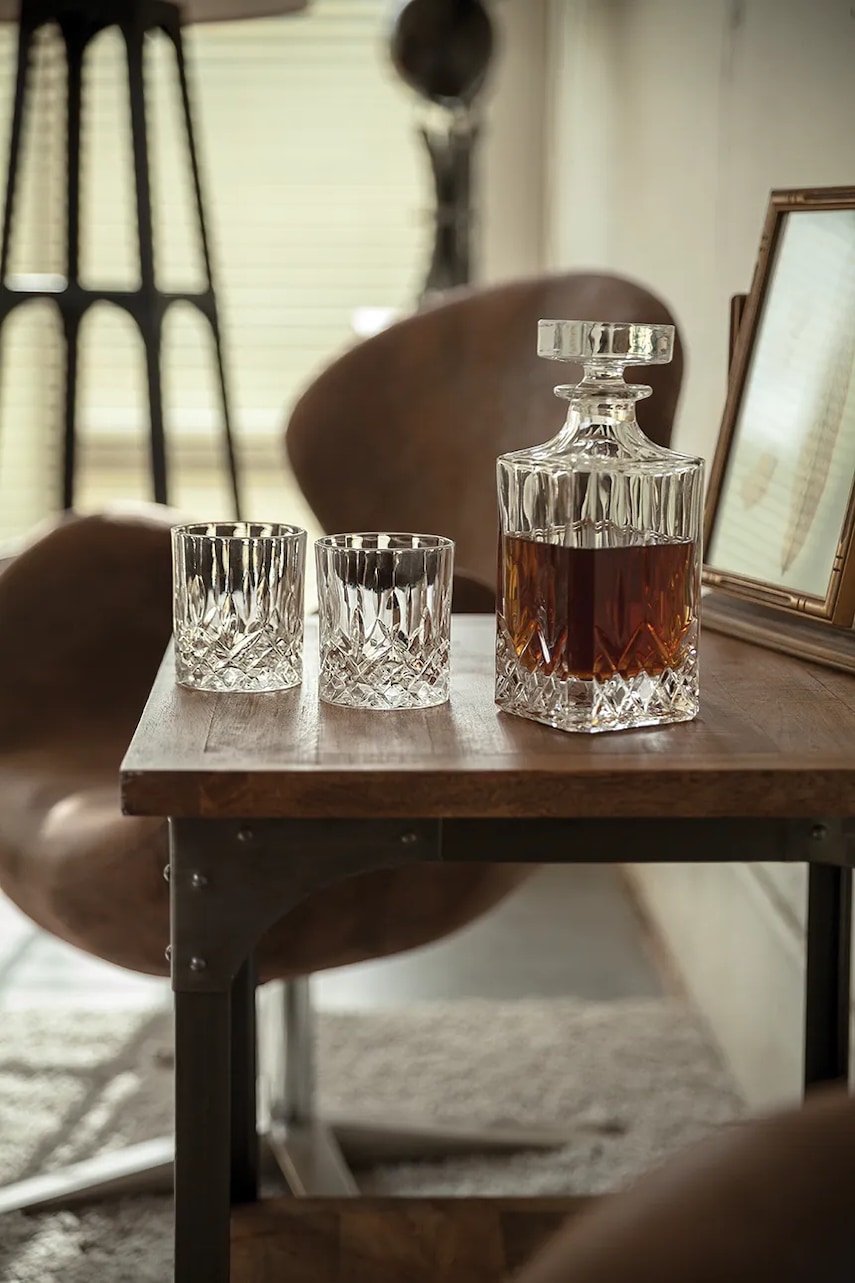 Viski sada pohárov na whiskey zo skla