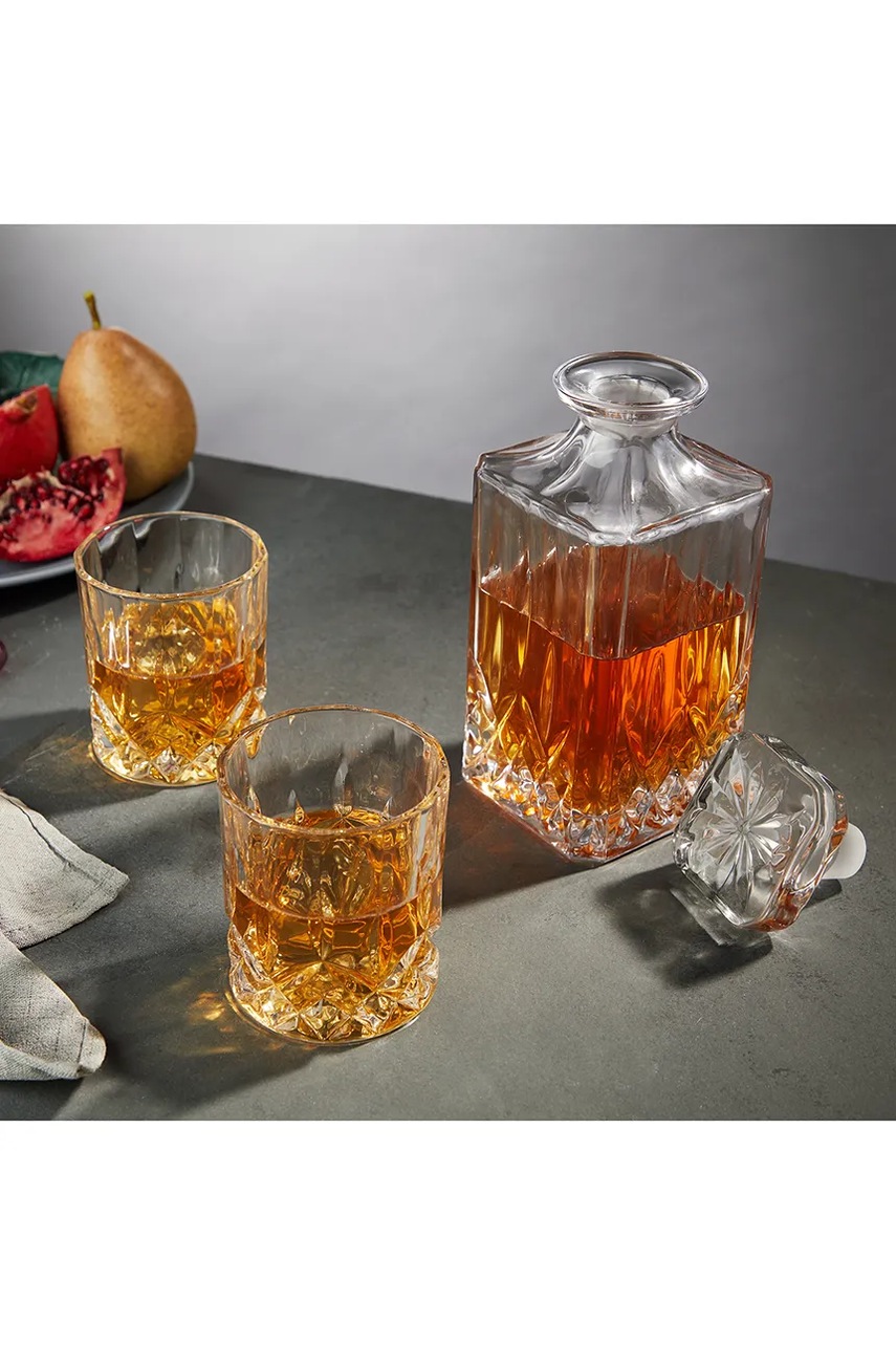 Viski sada pohárov na whiskey zo skla