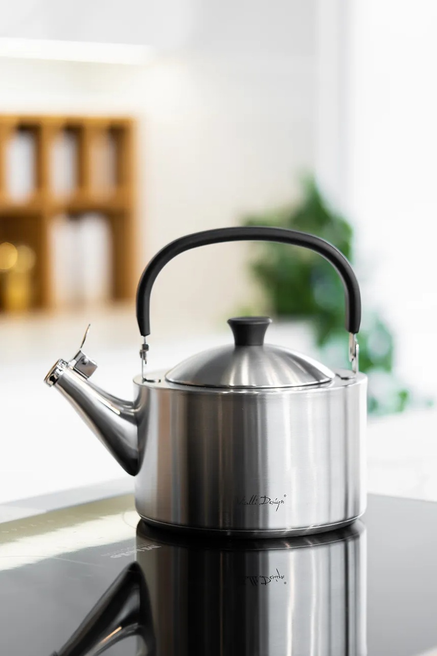 Βραστήρας με σφυρίχτρα Vialli Design Diamante 1,5 L φωτογραφία