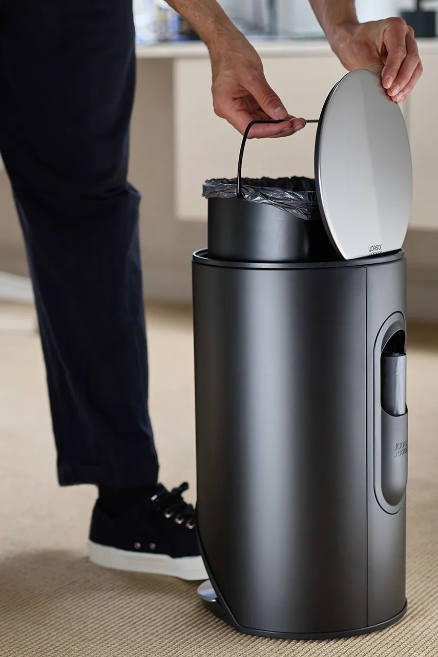 Κάδος σκουπιδιών Joseph Joseph Arc™ 10 L χρώμα: μαύρο φωτογραφία