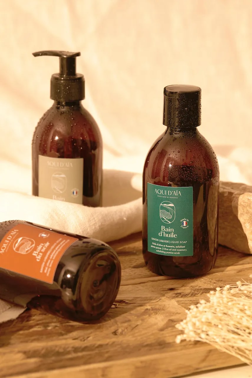 Жидкое отшелушивающее мыло Aqui dAia Oil Bath 300 ml Жидкое отшелушивающее мыло Aqui dAia Oil Bath 300 ml