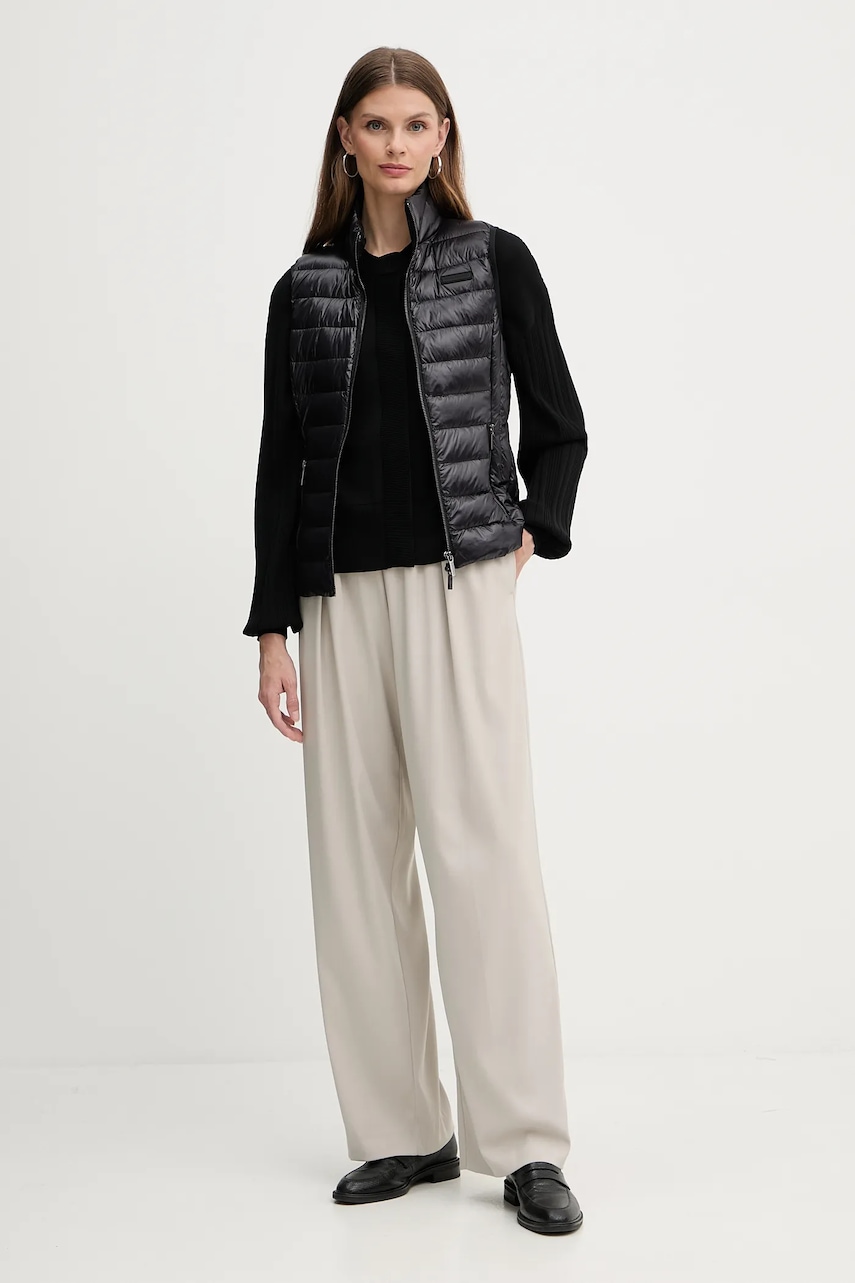 Пуховая безрукавка Armani Exchange цвет чёрный переходная XW001921 AF18757 Пуховая безрукавка Armani Exchange цвет чёрный переходная XW001921 AF18757