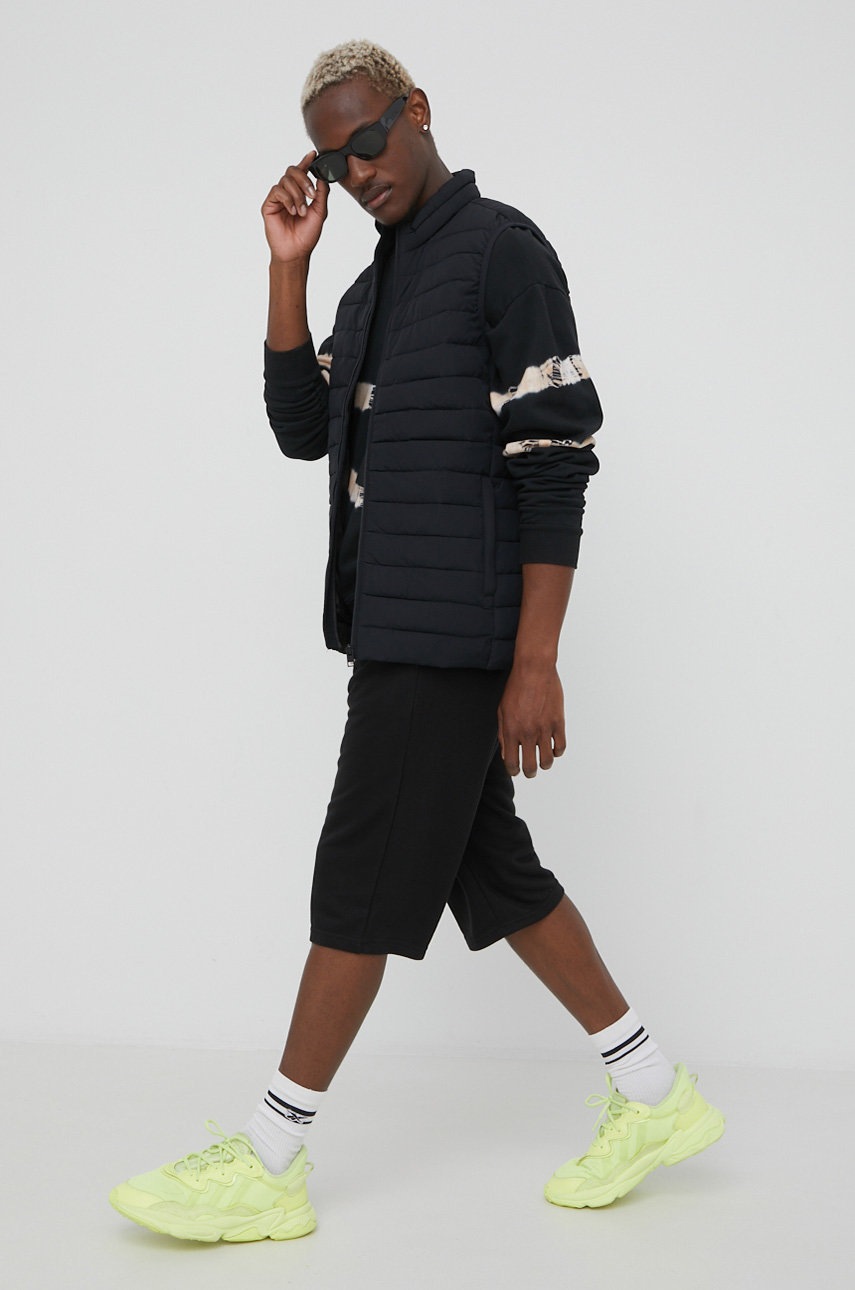 

Безрукавка Jack & Jones чоловічий колір чорний перехідний