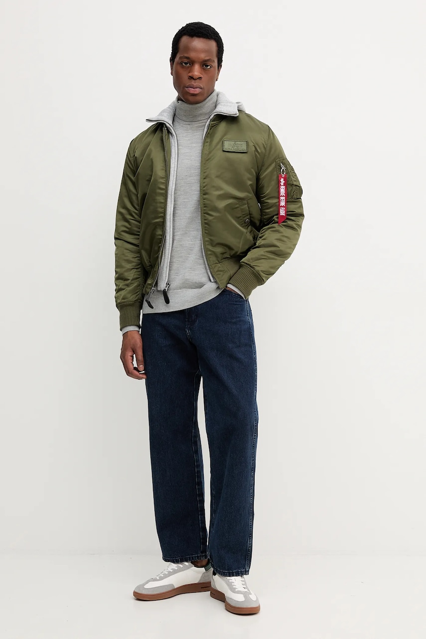 Куртка-бомбер Alpha Industries MA-1 D-Tec мужской цвет зелёный переходная 183110.257 Куртка-бомбер Alpha Industries MA-1 D-Tec мужской цвет зелёный переходная 183110.257