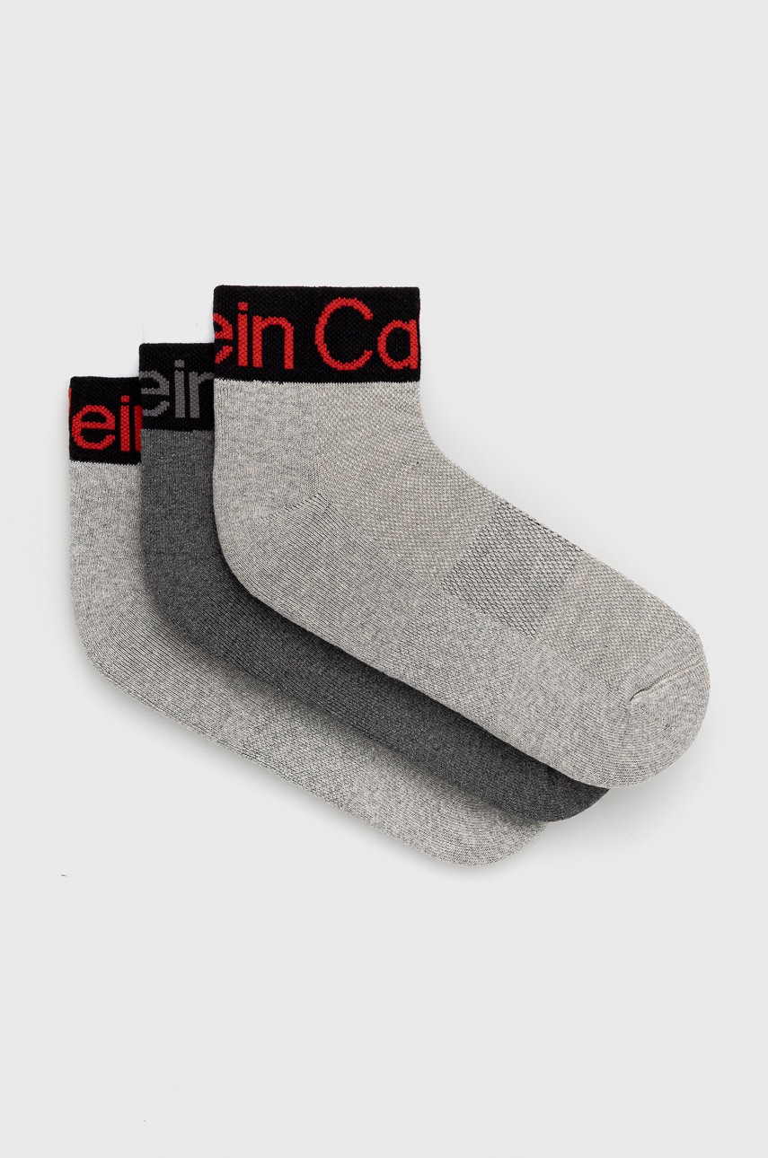 

Чорапи Calvin Klein мъжки в сиво 701218722, Сив
