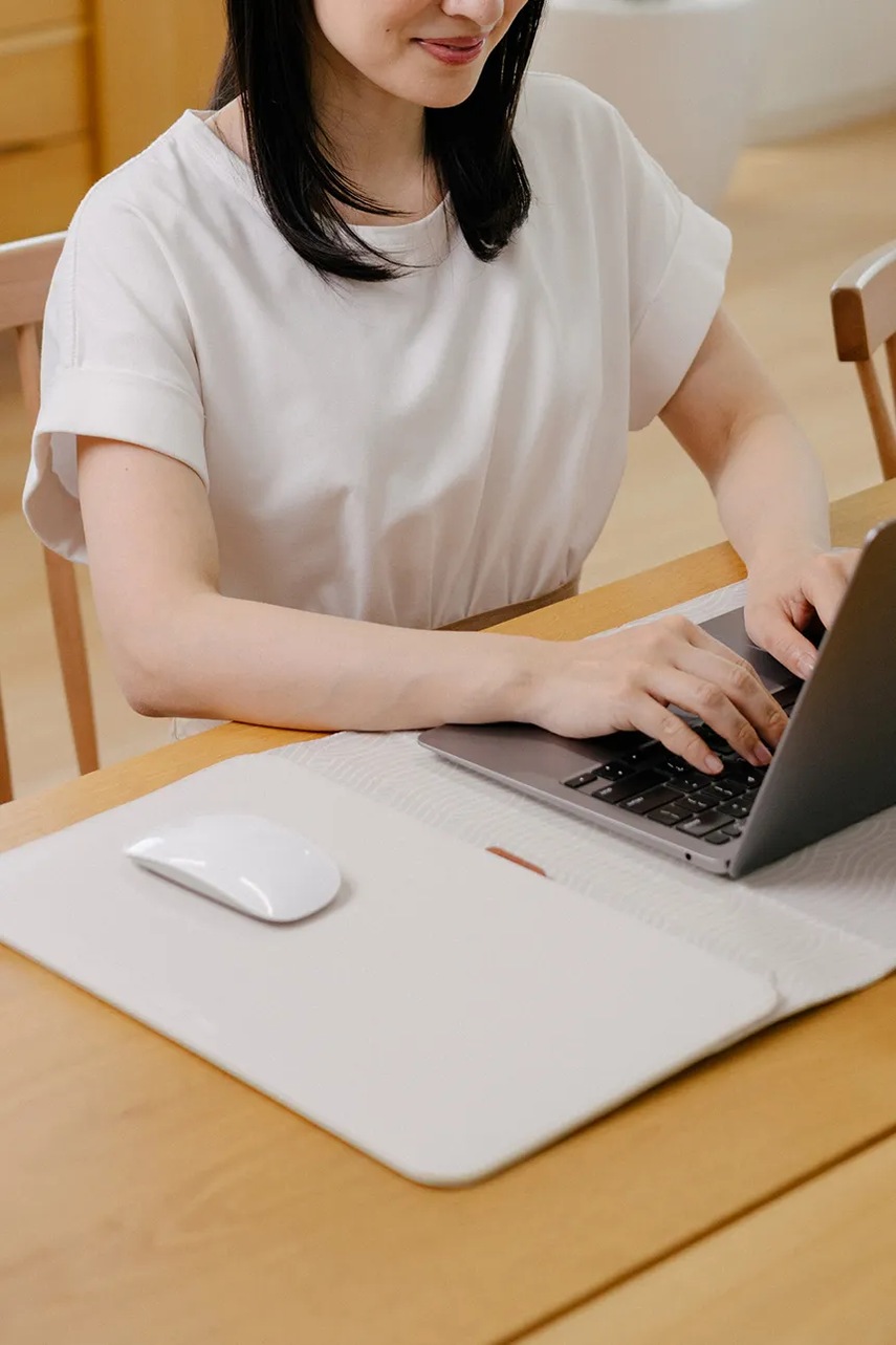 Θήκη φορητού υπολογιστή Orbitkey Hybrid Laptop Sleeve KonMari 14" χρώμα: μπεζ φωτογραφία