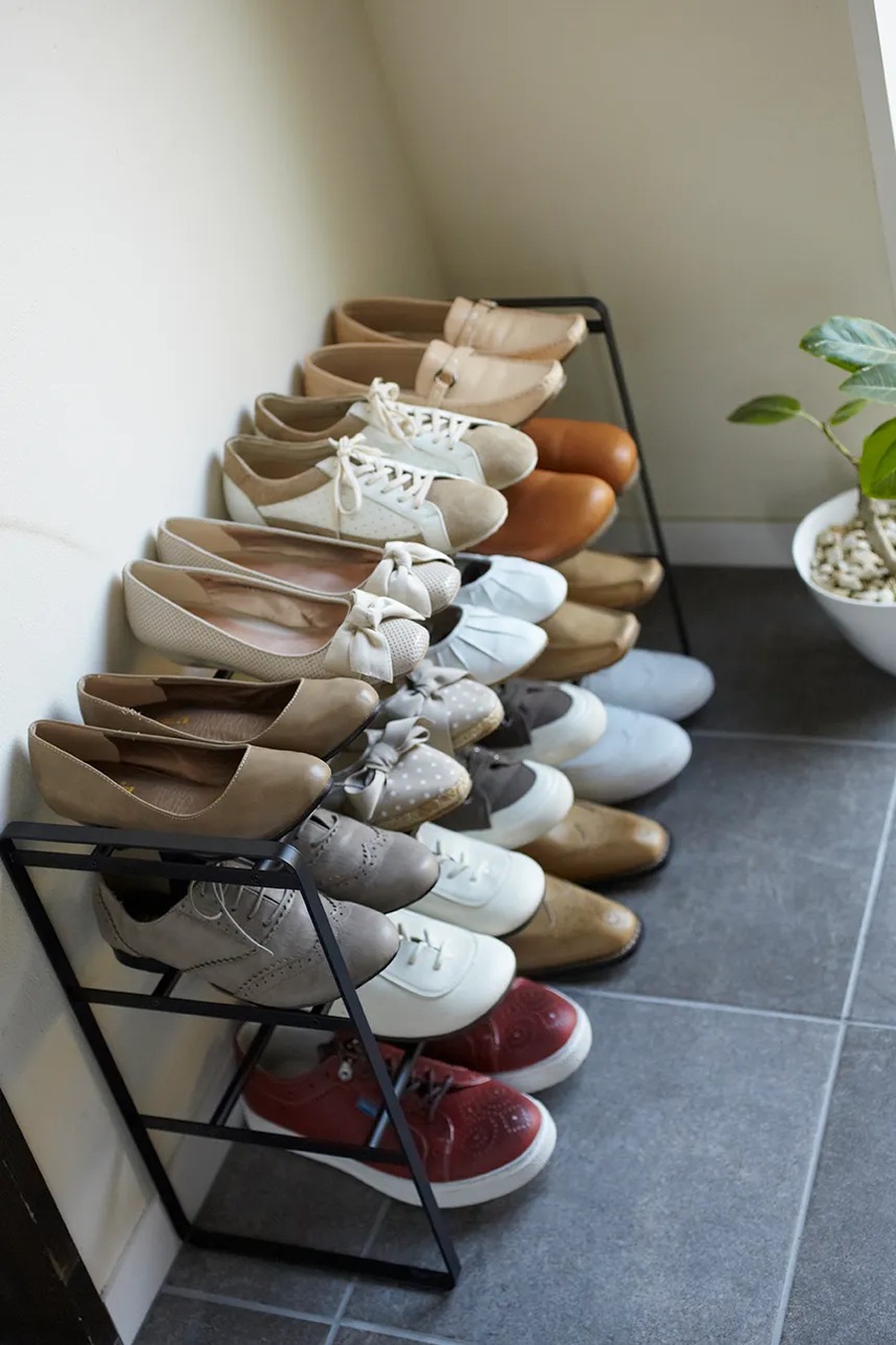 Πτυσσόμενο ράφι παπουτσιών Yamazaki Frame χρώμα: μαύρο φωτογραφία