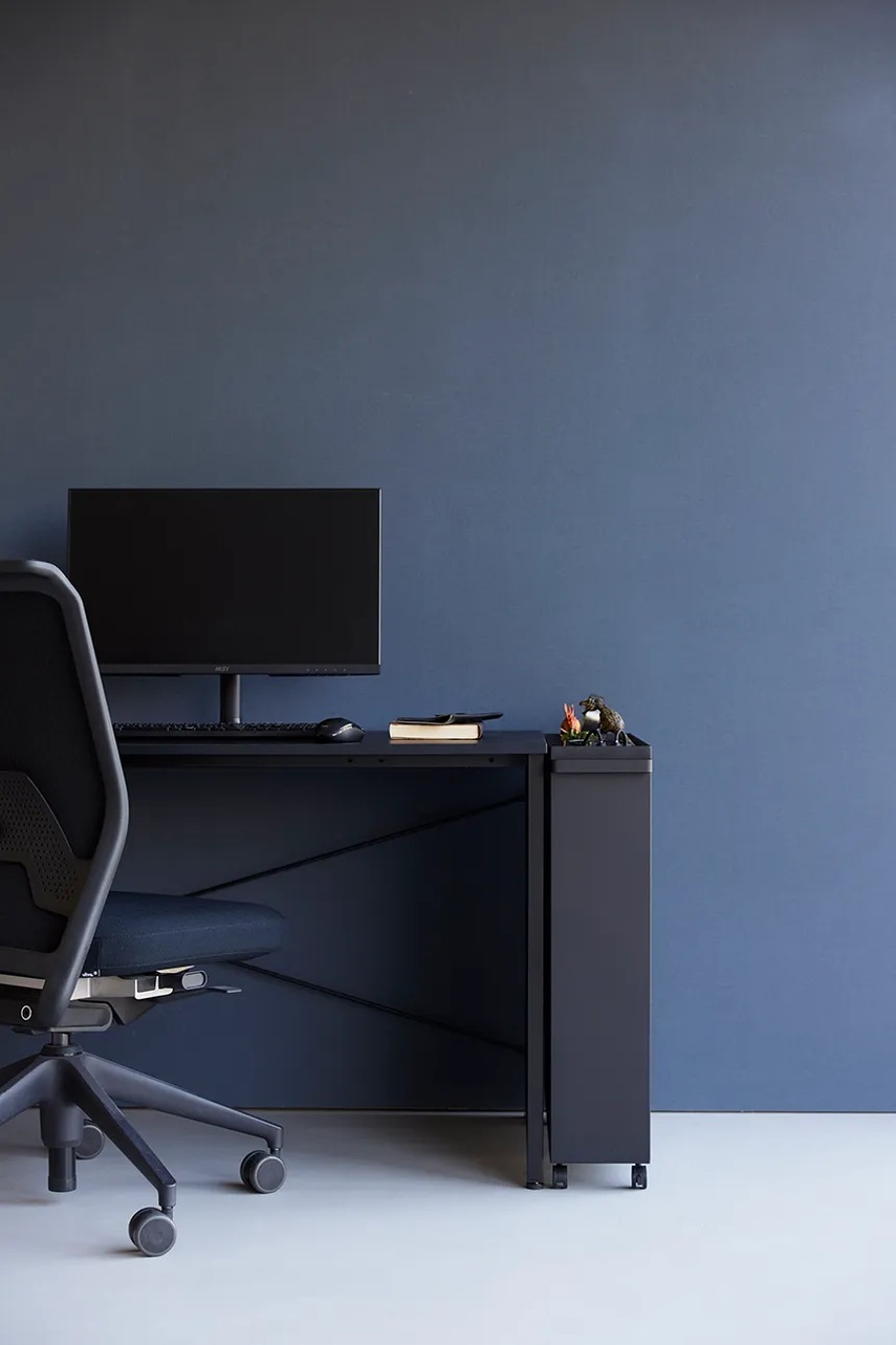 Βιβλιοθήκη με ρόδες Yamazaki Tower χρώμα: μαύρο φωτογραφία