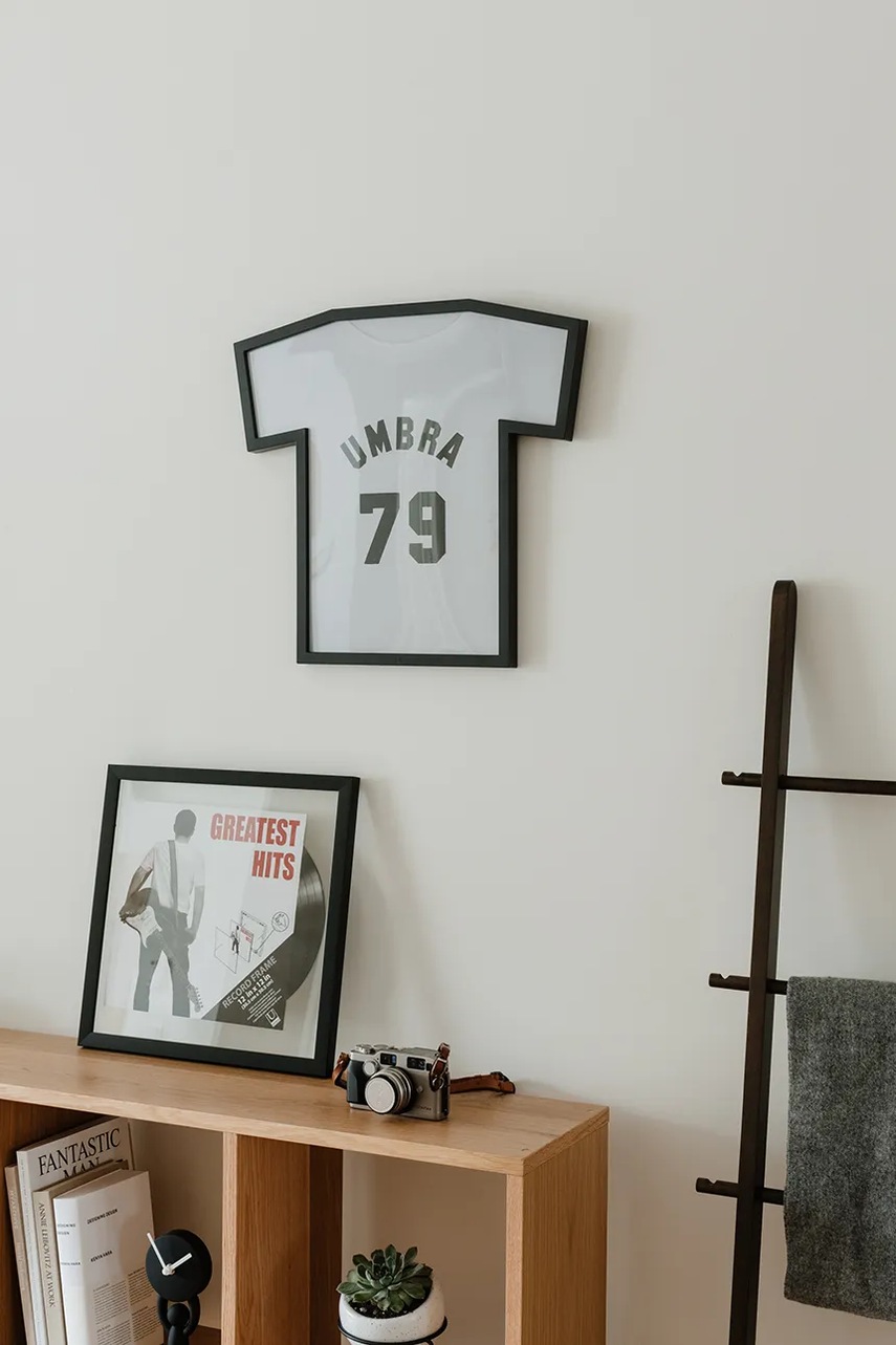 Nástěnná dekorace Umbra T-FRAME S