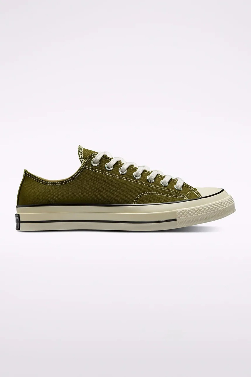 Converse teniși